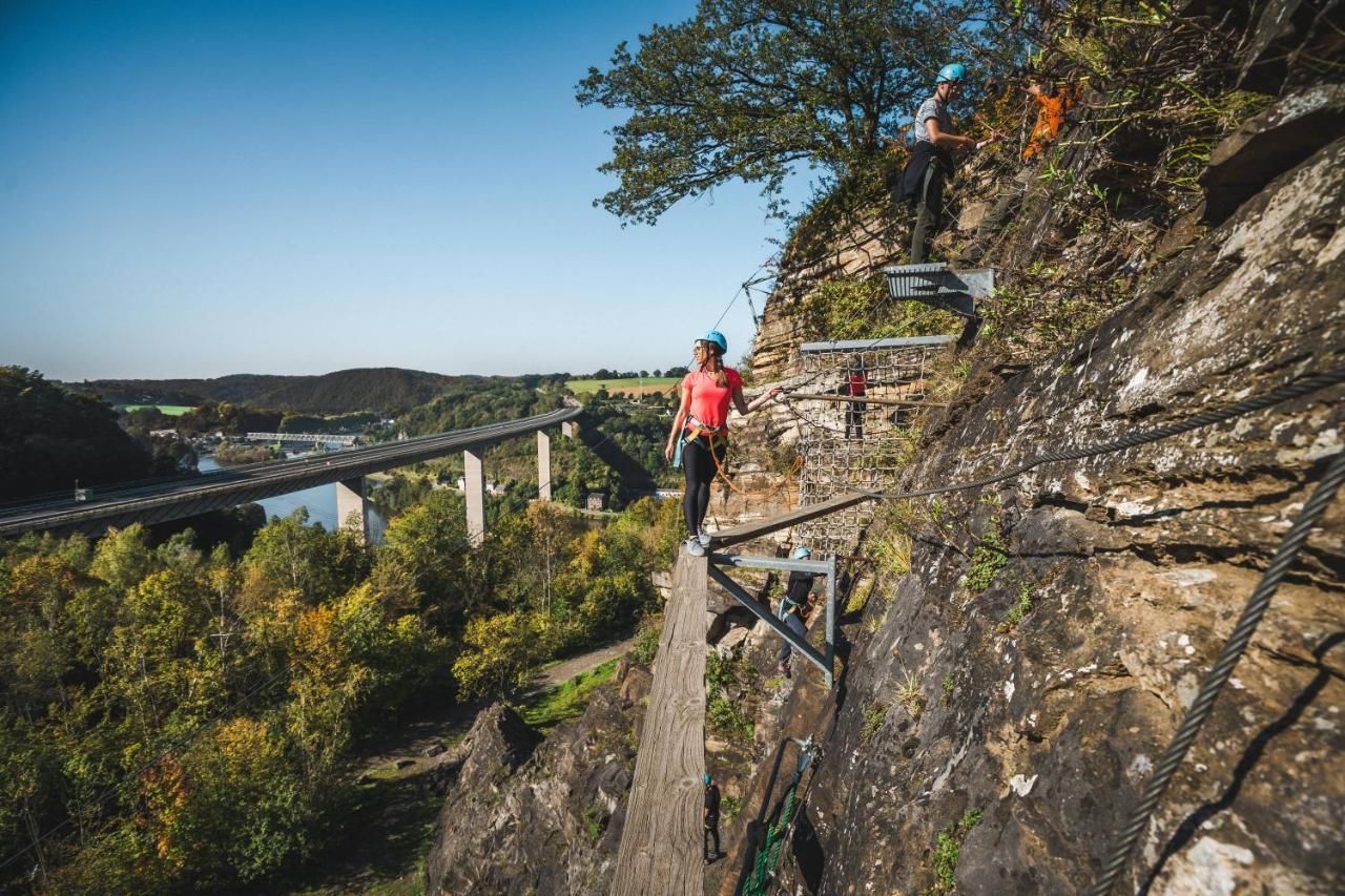 Gite De La Tour - Dinant Evasion Екстер'єр фото